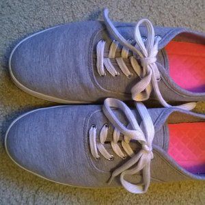 Large size women's grey canvas shoe